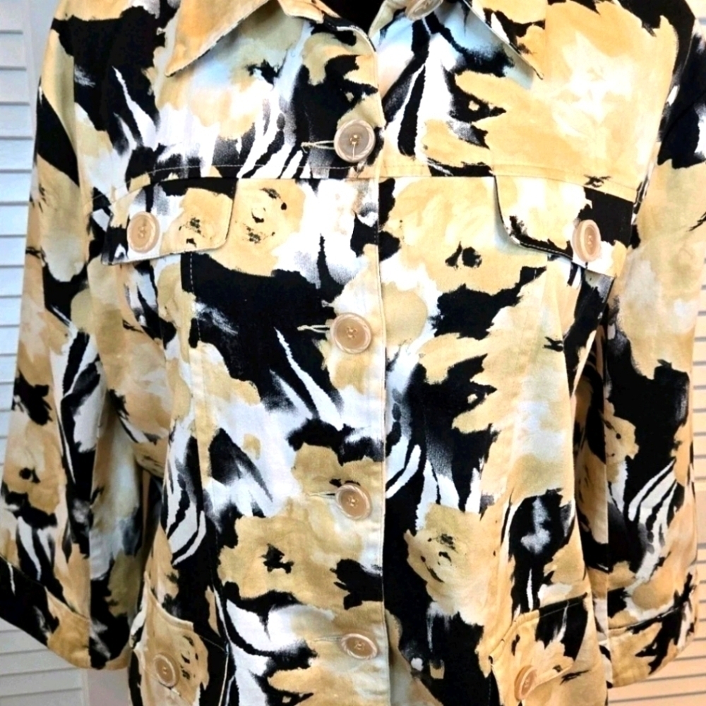 ERIN LONDON Large Tan Black White 3/4 Sleeve Button Down Jacket Blouse Floral